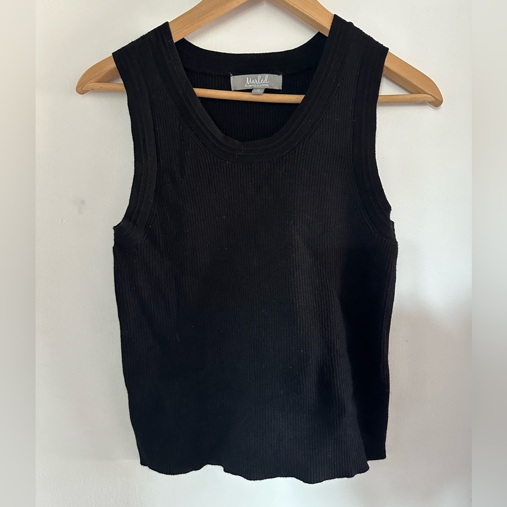 🌻 Marled Black Sleeveless Knit Top 🌻